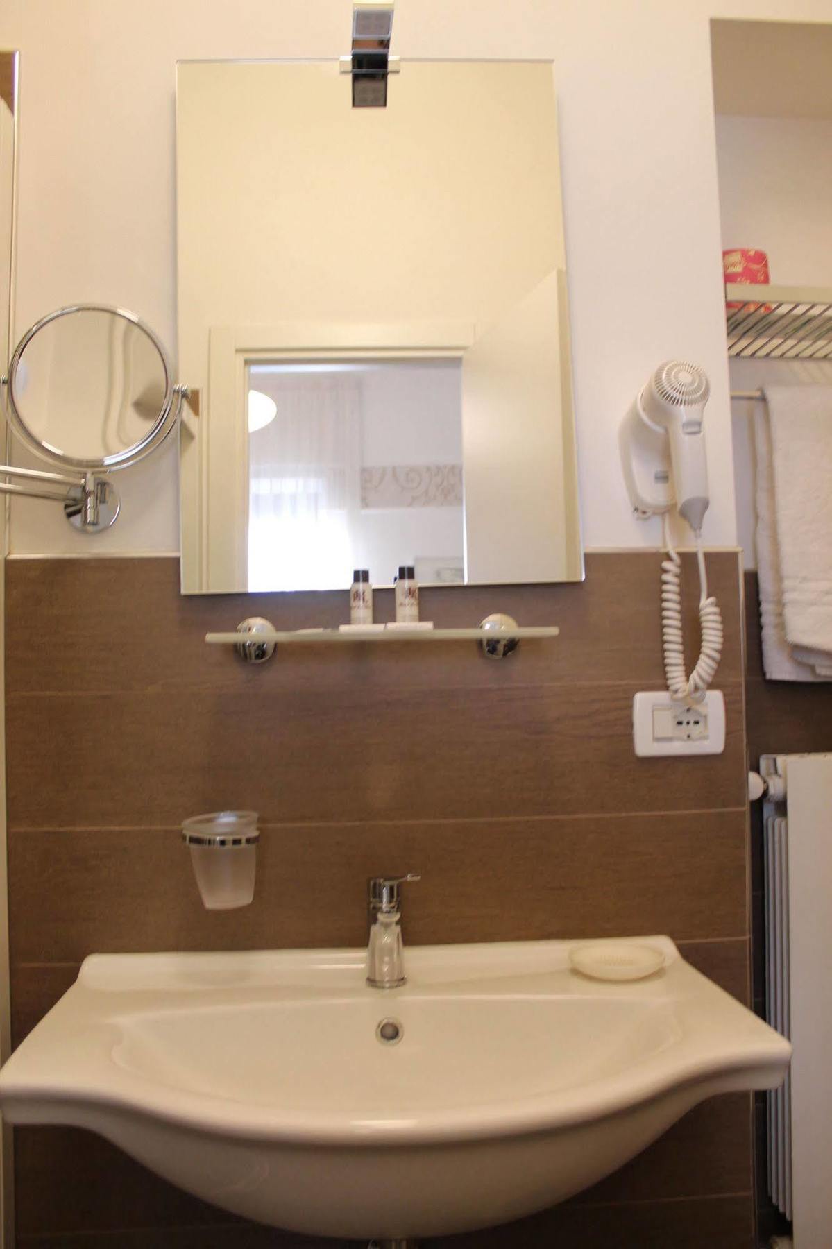 Hotel La Pace San Mauro Torinese Dış mekan fotoğraf